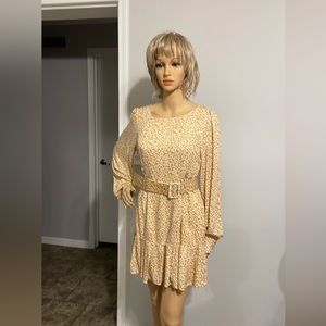 Forever 21 NWT Woven Dress Sunset Gold / Cream Size Medium